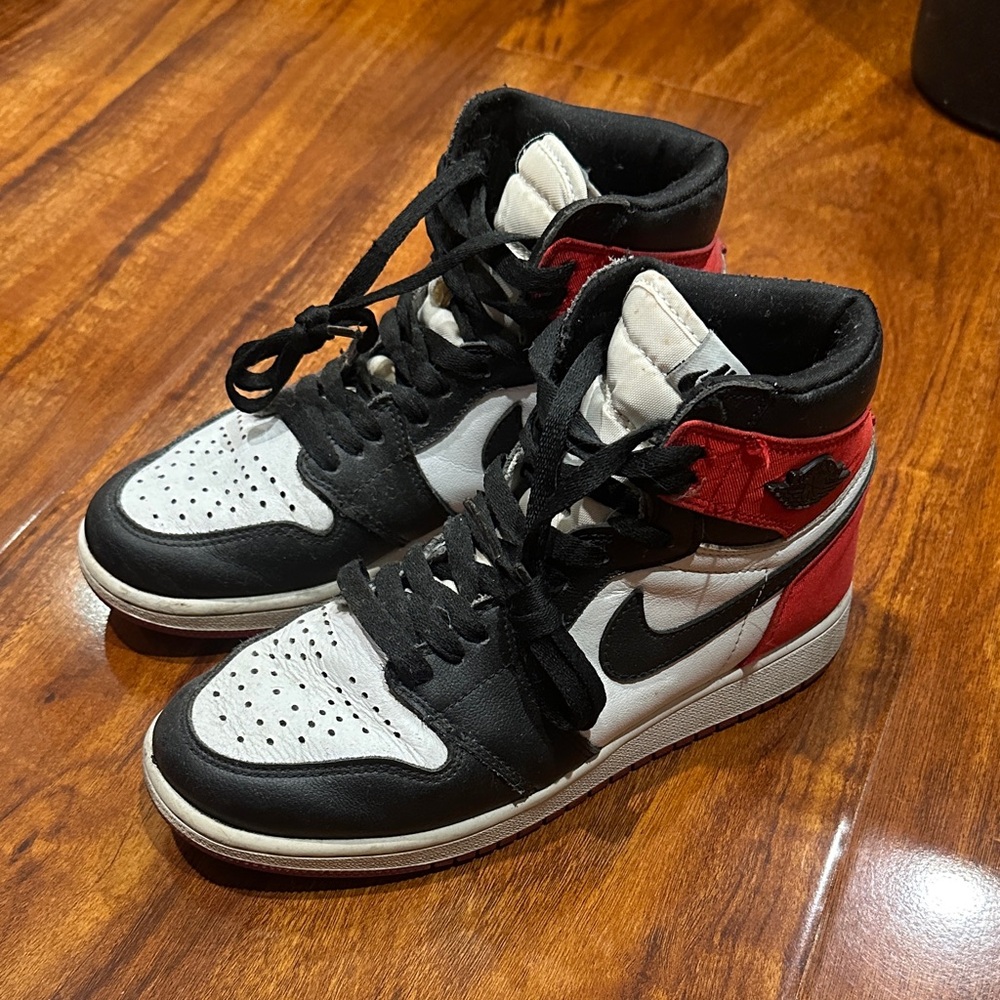 Nike Air Jordan 1 High “Satin”